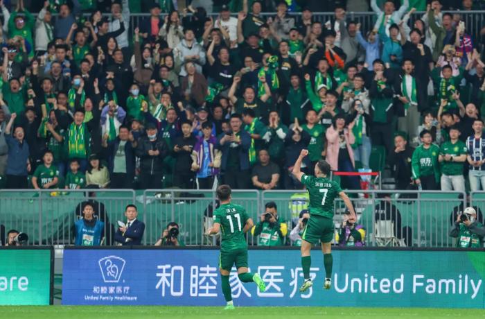 北京国安前锋独中两元，完胜深圳佳兆业队的简单介绍