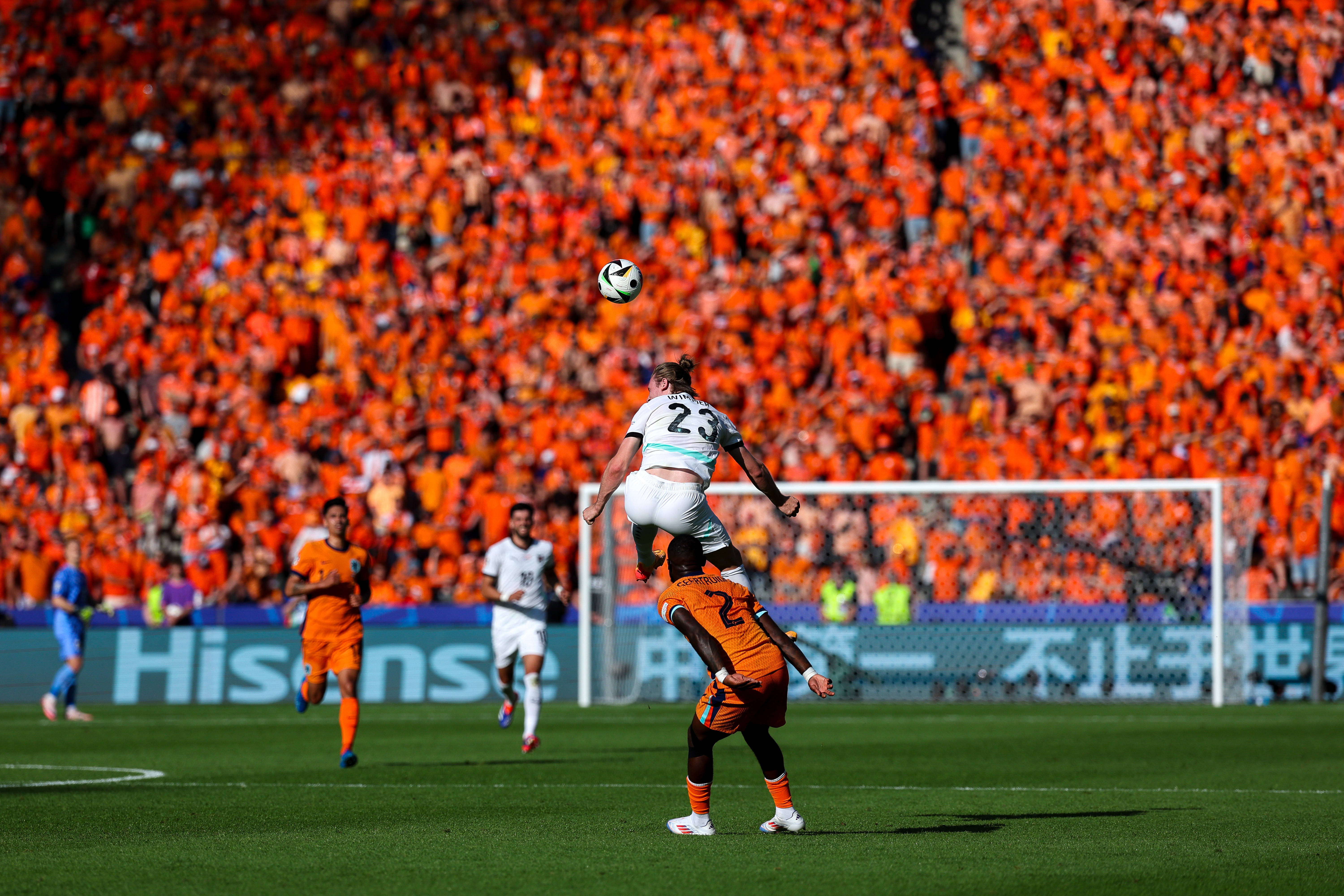 包含激烈对抗！欧洲国际比赛场上全面展开的词条