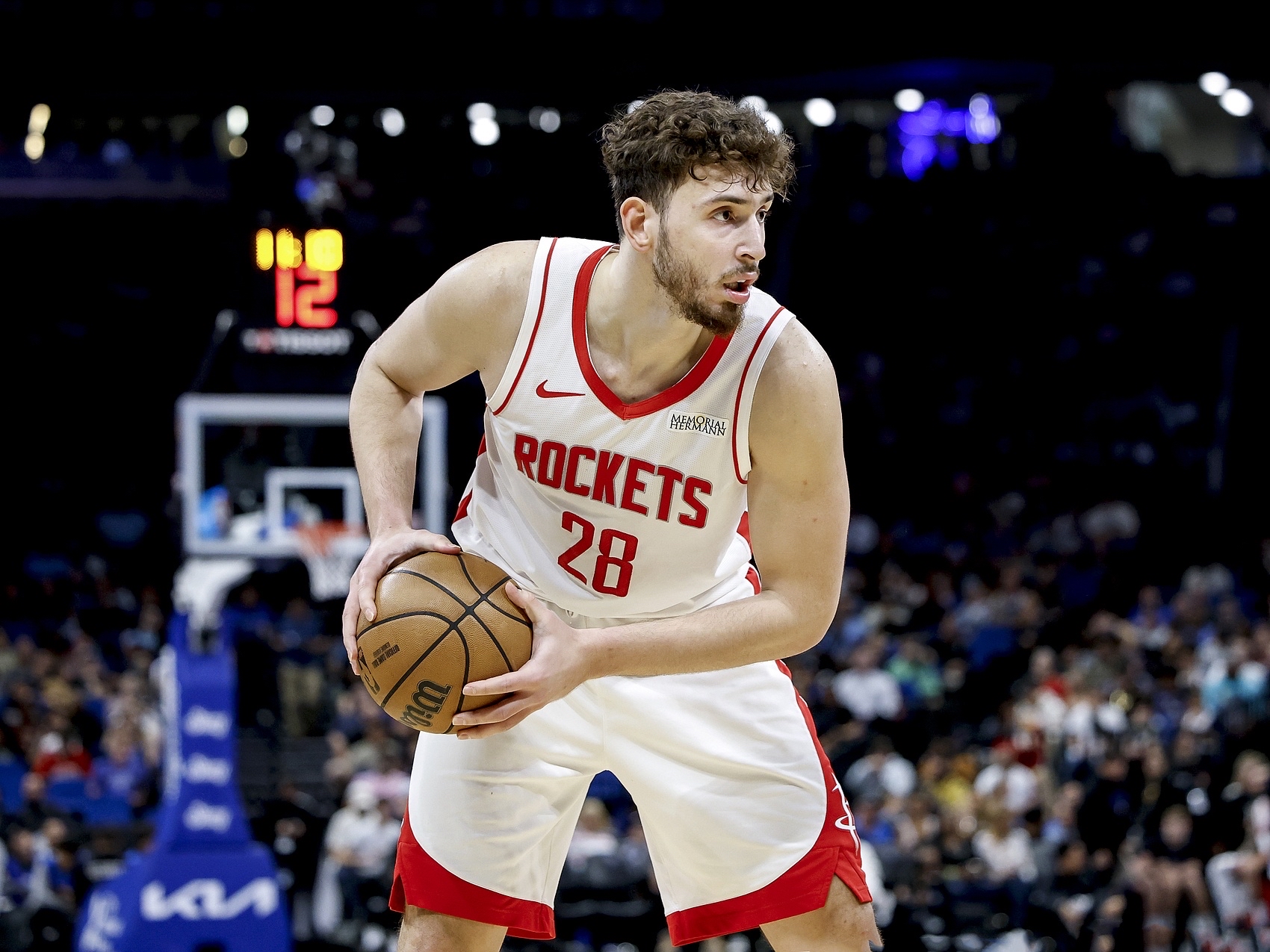 火箭落败,球队需要调整战术与人员 火箭落败,球队需要调整战术与人员