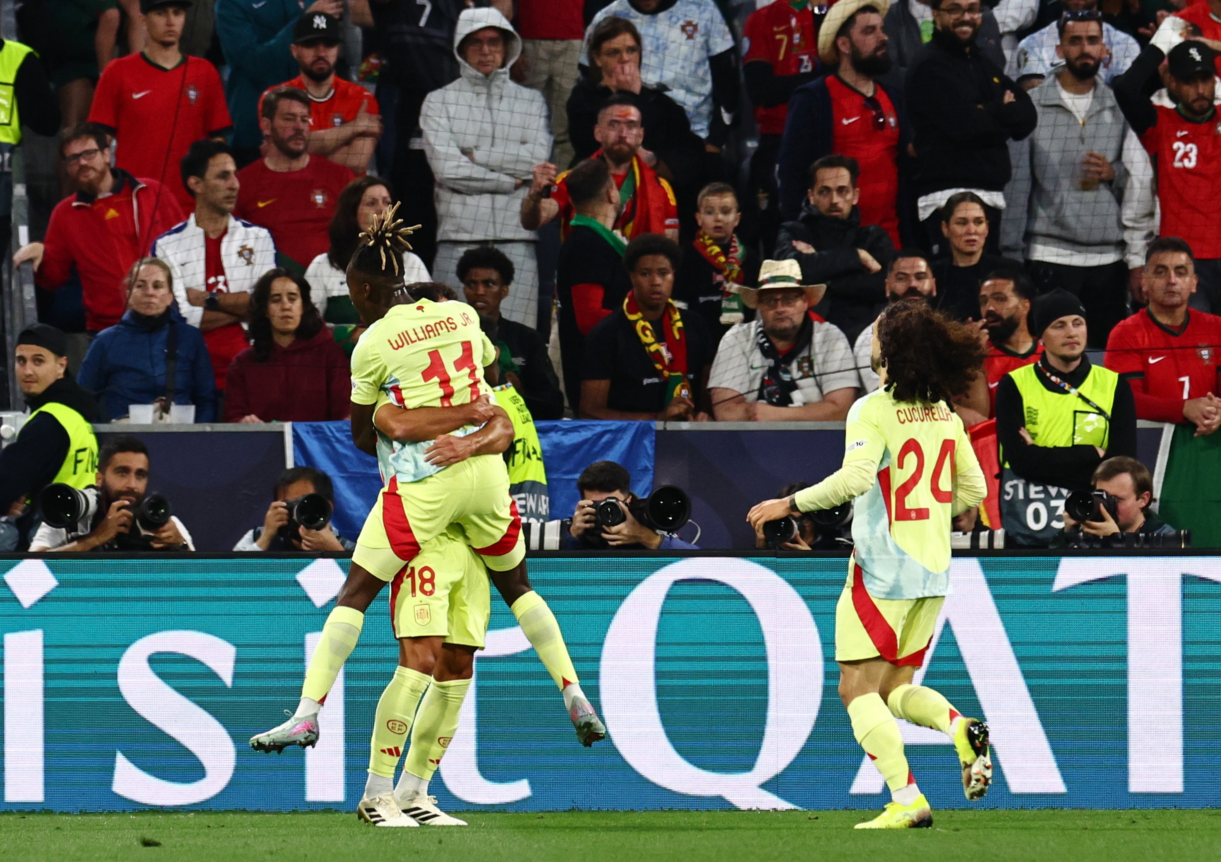 欧国联冠军赛落幕,最终夺冠者捧杯而上 欧国联冠军赛落幕,最终夺冠者捧杯而上