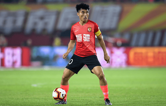 爱游戏-包含恒大宣布主帅换帅，球迷意见分歧的词条