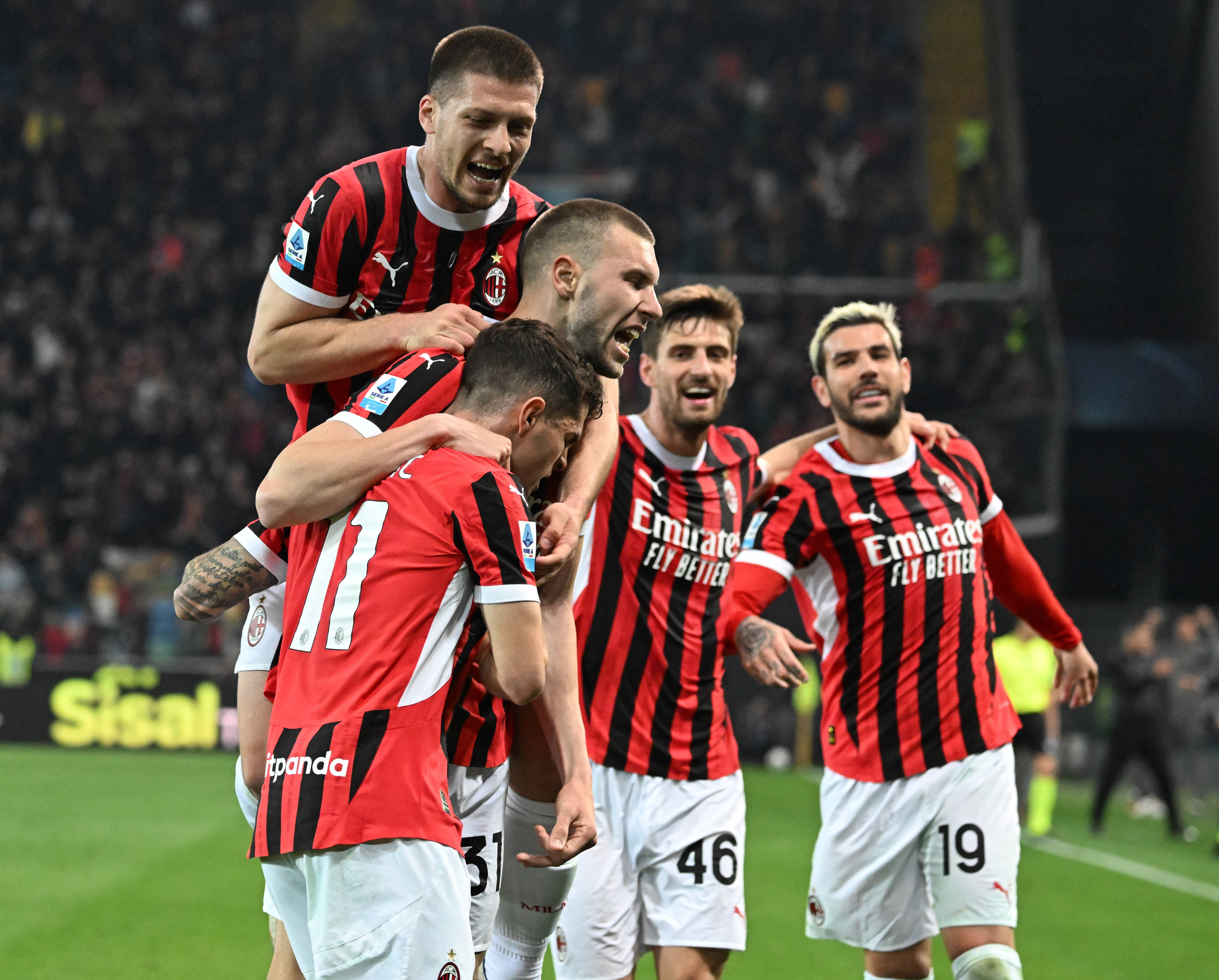 包含米兰主场大胜，继续领跑积分榜的词条