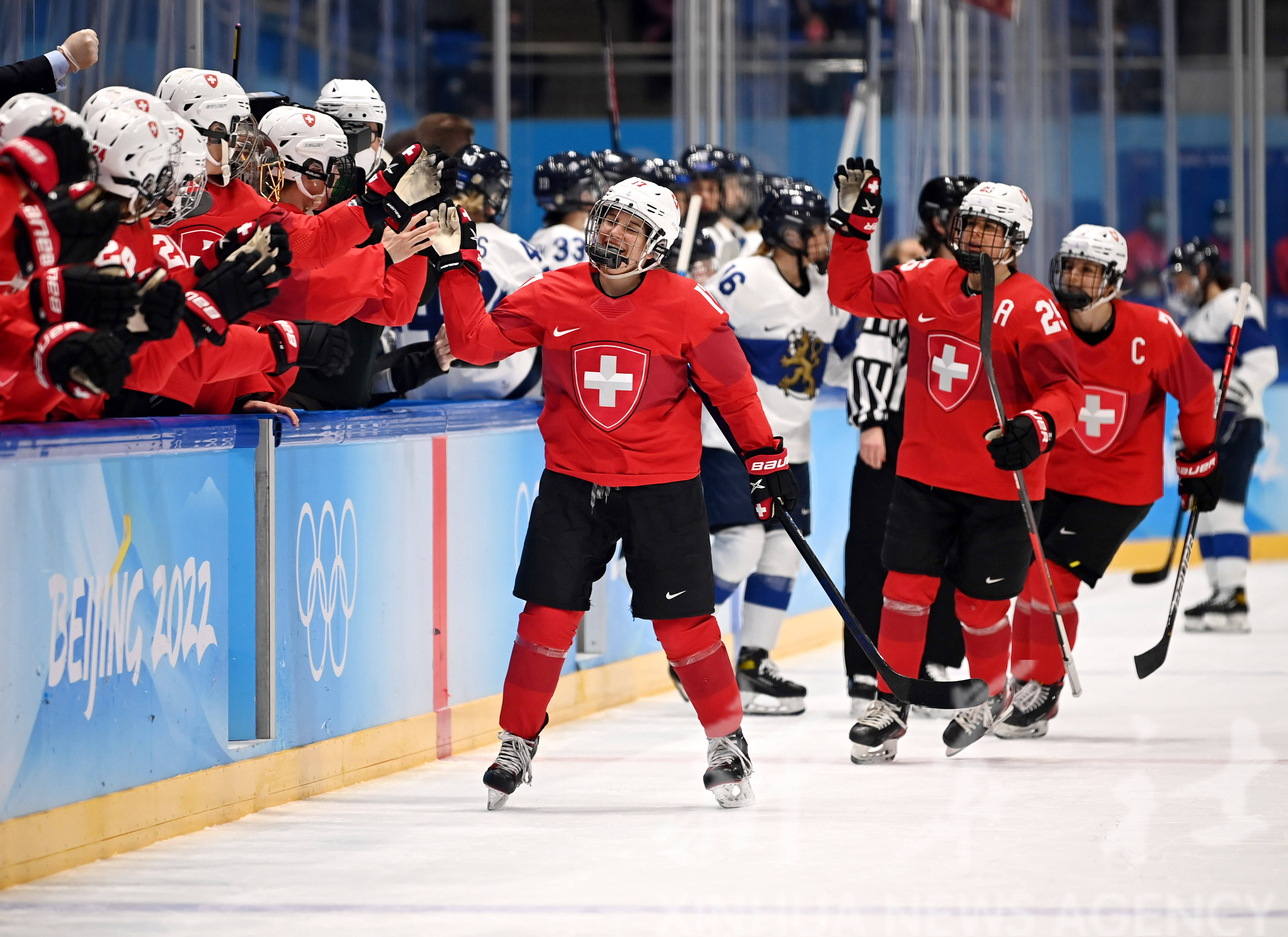 爱游戏官网入口-瑞士队斩获关键胜利，备战决赛阶段！