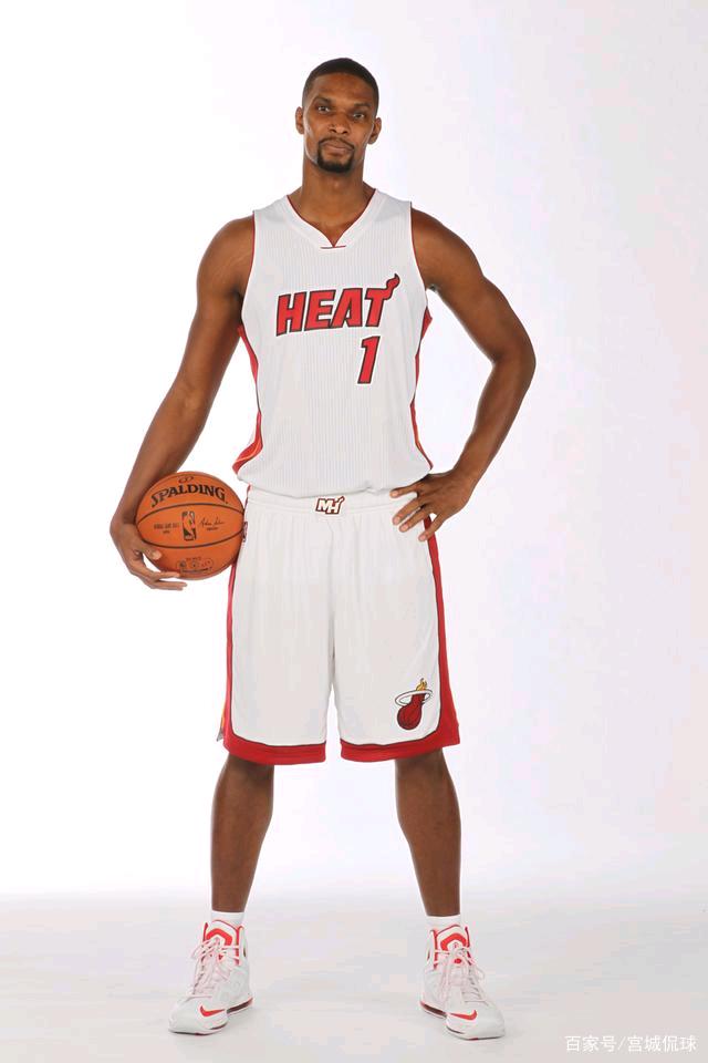 关于篮球巨星突然宣布退役，粉丝心情跌宕的信息