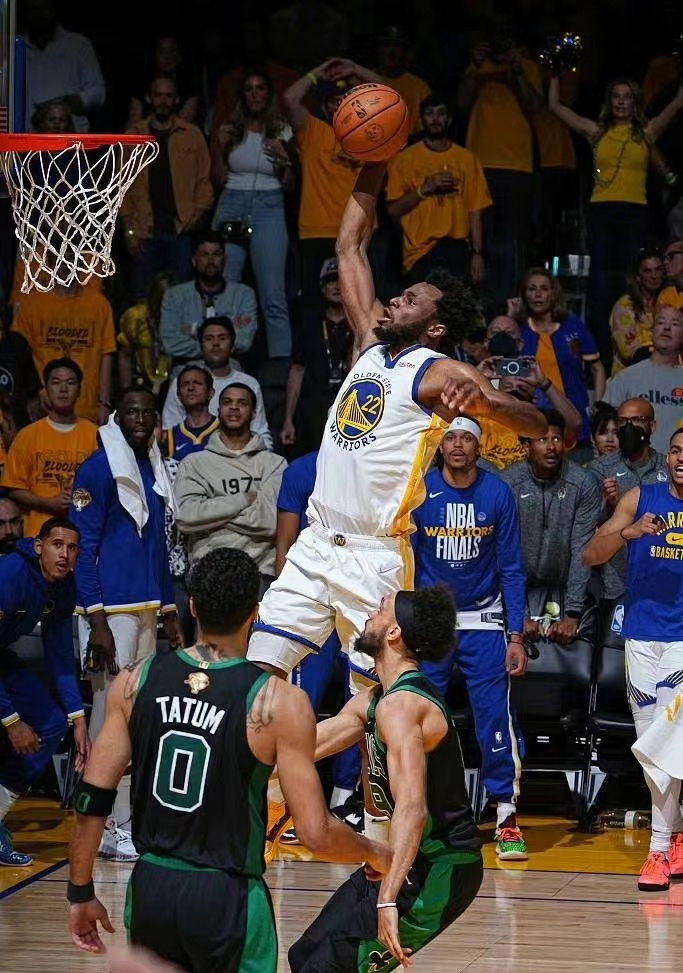 爱游戏官方登录入口-包含小牛力克快船！西文斯砍下40分刷新生涯纪录的词条