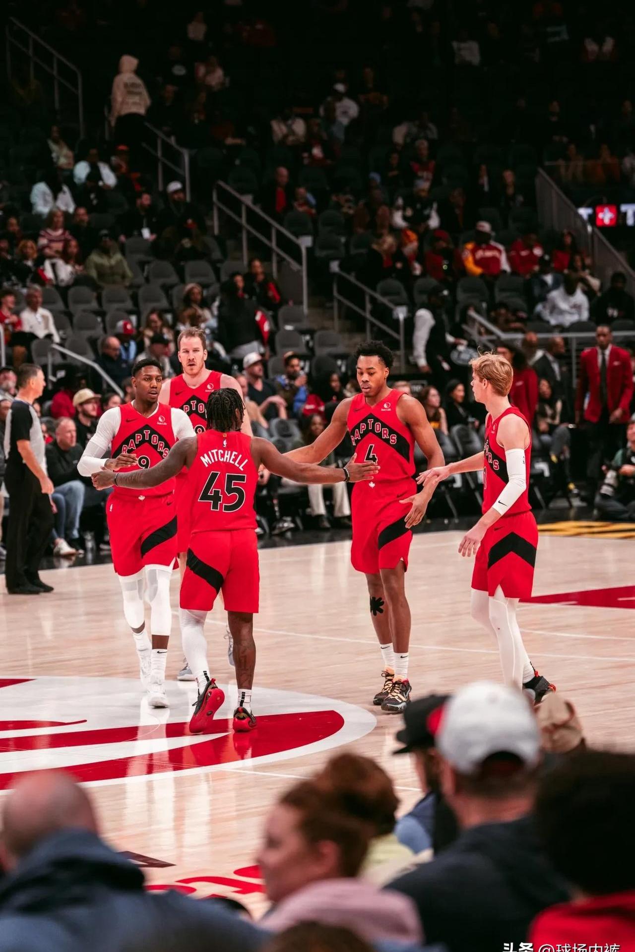 爱游戏在线-猛龙豪取连胜，轻松击败魔术