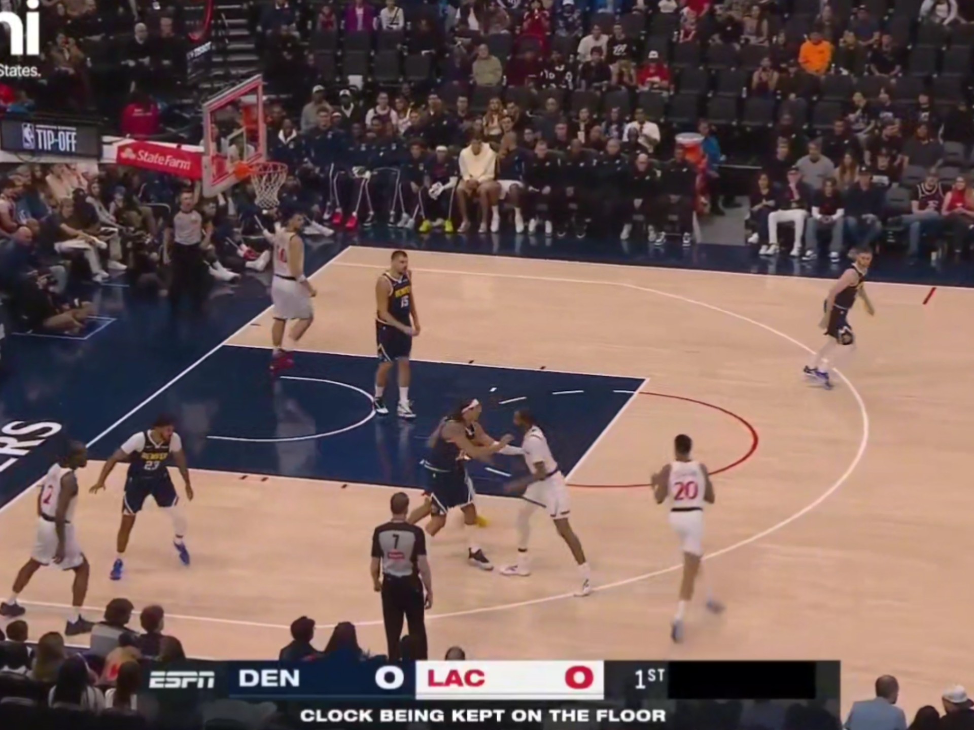 包含“掘金惨败爵士”——NBA比赛近况的词条