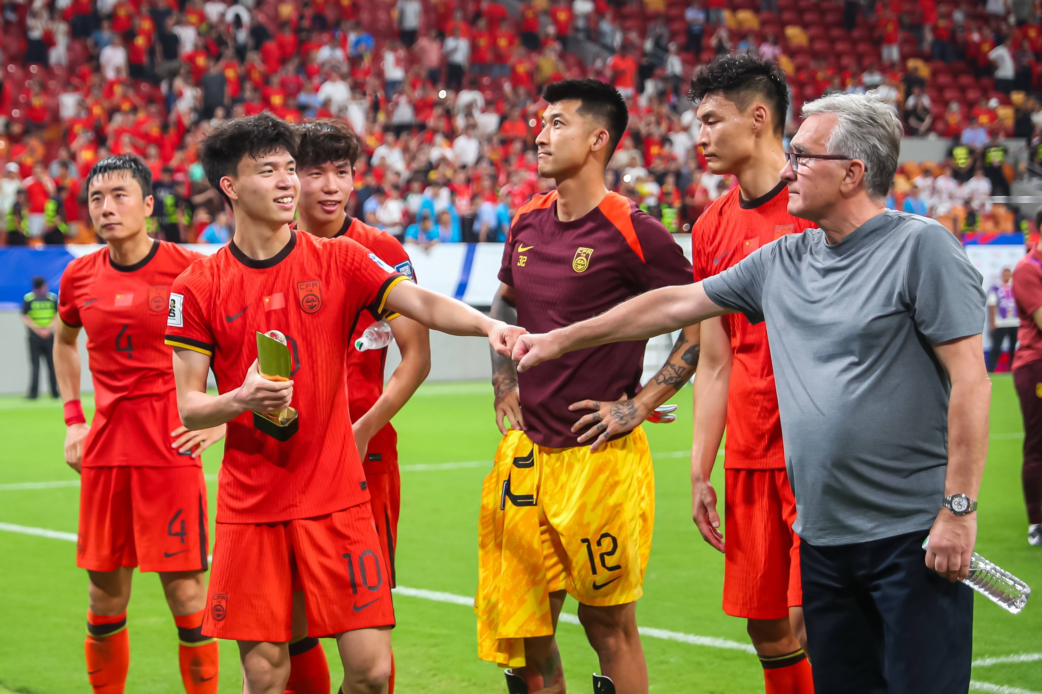 爱游戏中国官网-亚洲足坛豪门对决受到瞩目，谁能笑到最后？的简单介绍