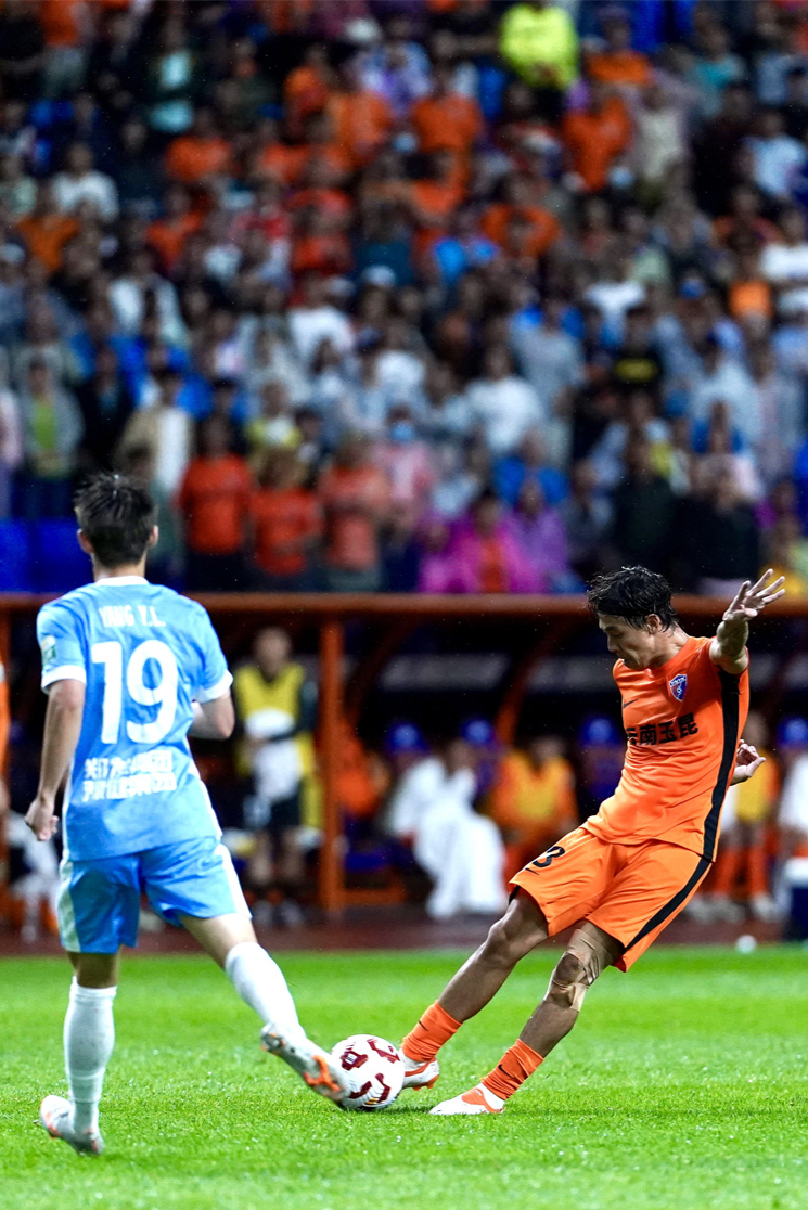 爱游戏体育地址-球队防守端再度绷紧，打出稳固防守局面