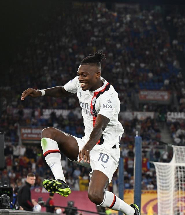 中东球队豪取十连胜，稳定领跑积分榜的简单介绍